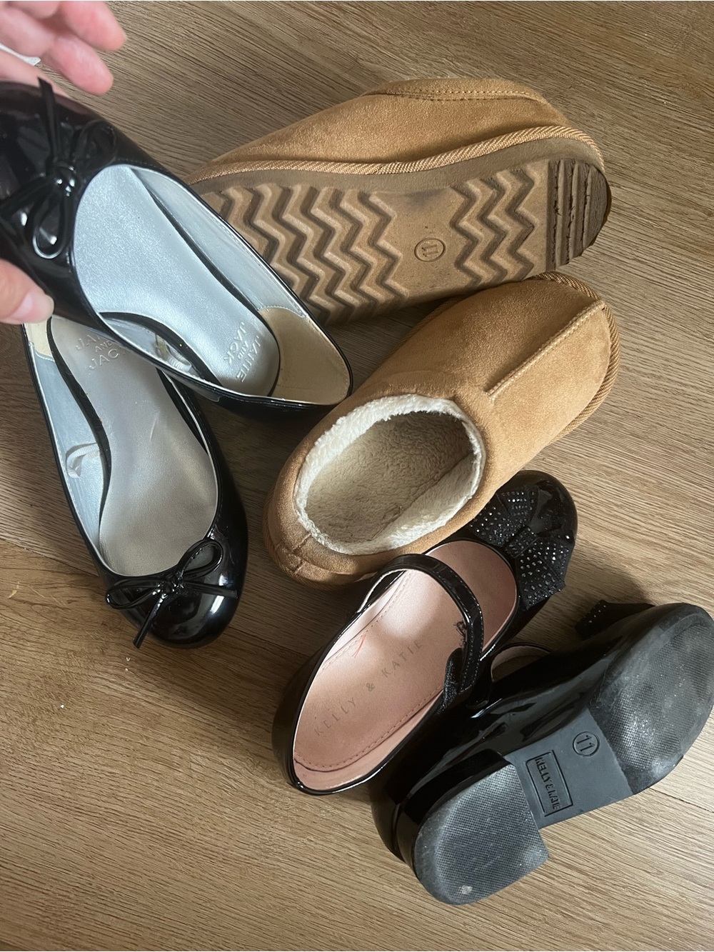 3 pairs (size 11-12 kids)